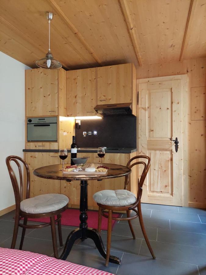 Appartement Chez Pierre à Praz-de-Fort Extérieur photo